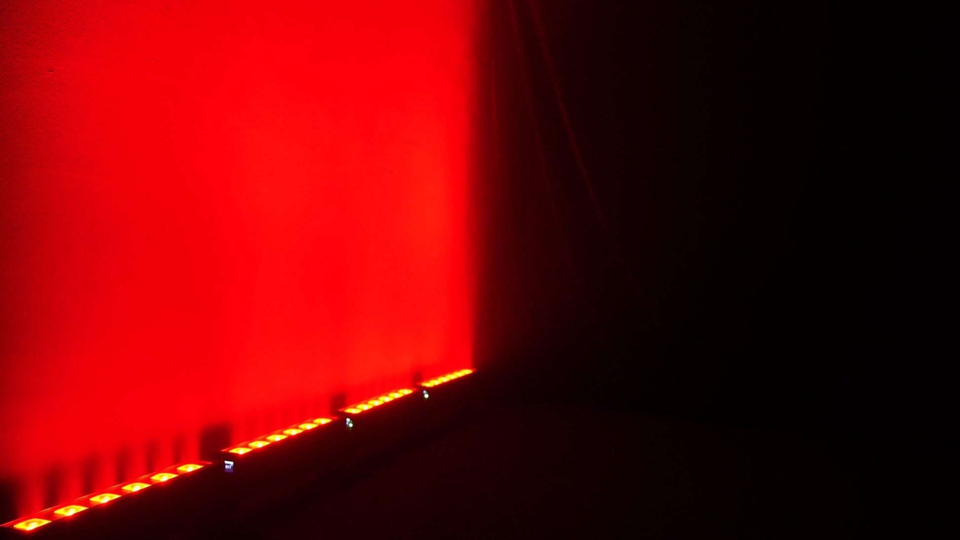 LYTE™ HEXBAR BATT IPX - LYTE Lighting Store